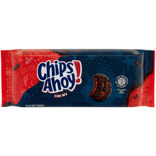 Cargar imagen en el visor de la galería, Chips Ahoy! Chewy Chocolatey Strawberry-Flavored Filled
