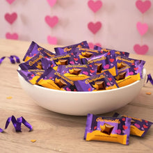 Cargar imagen en el visor de la galería, Cadbury Caramello Valentines Day
